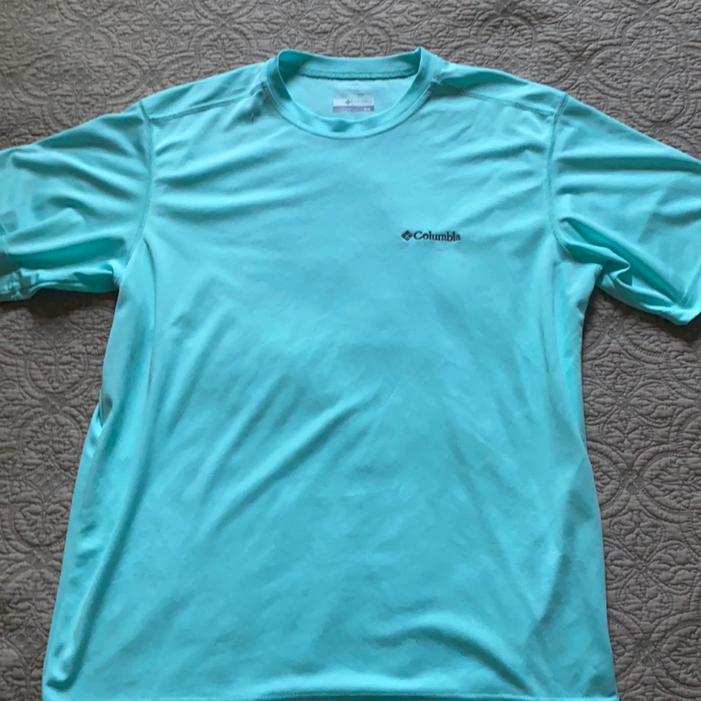 Light blue Columbia short sleeve tee shirt.